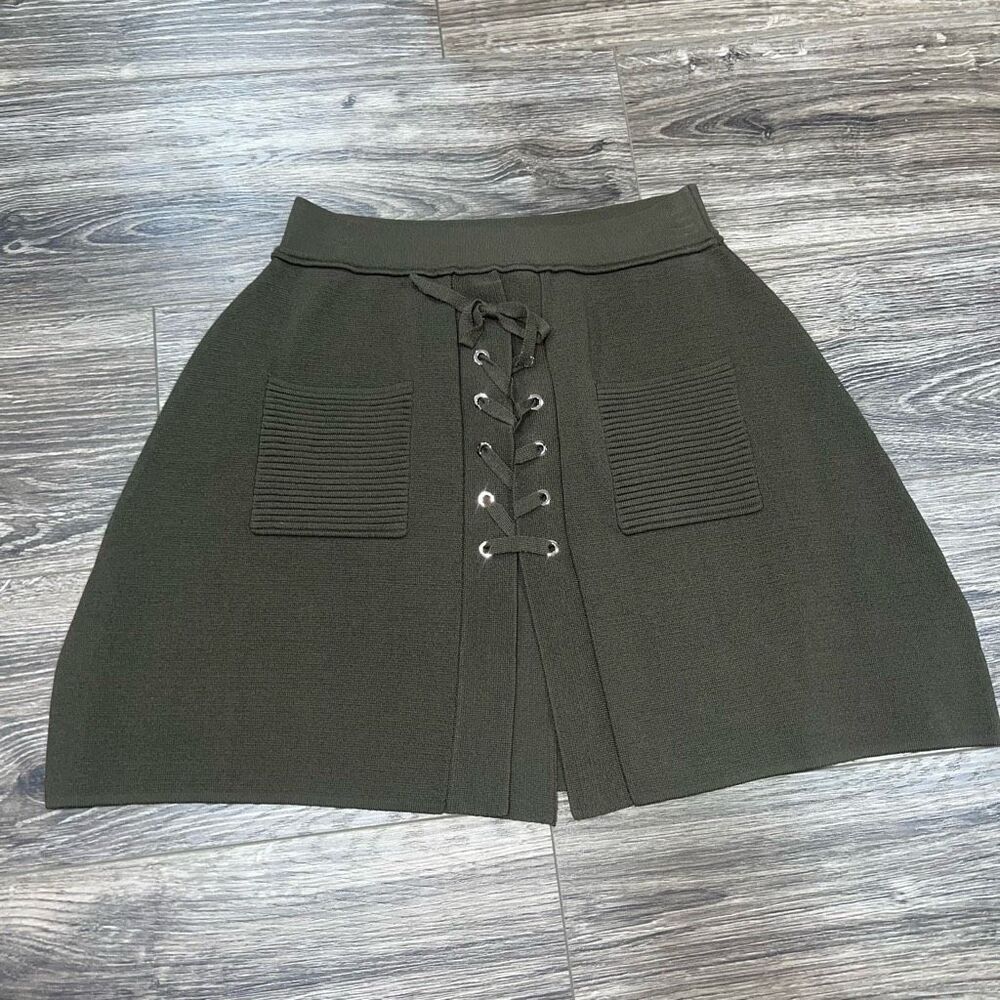 Few Moda Green Knit Skirt with pockets